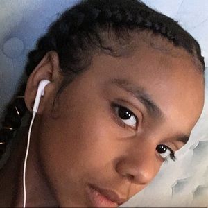 Meet your Posher, Gabriella